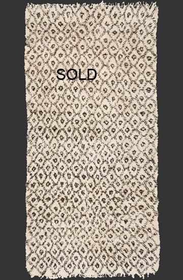 TM 2301, Beni Ouarain pile rug with a dense drawing reminding of a leopard skin, high pile in perfect condition, north-eastern Middle Atlas, Morocco, 1990s, ca. 380 x 185 cm (12' 6'' x 6' 2''), high resolution image + price on request







